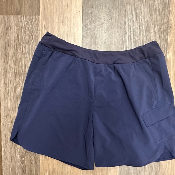 Zella getaway Bermuda shorts in blue size large - Picture 2 of 6